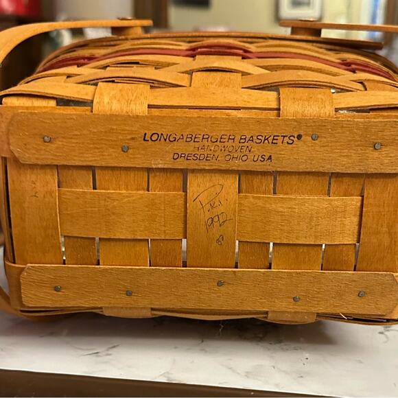 Longaberger 1992 Editions Seasons Greeting with Protector - Picture 5 of 6